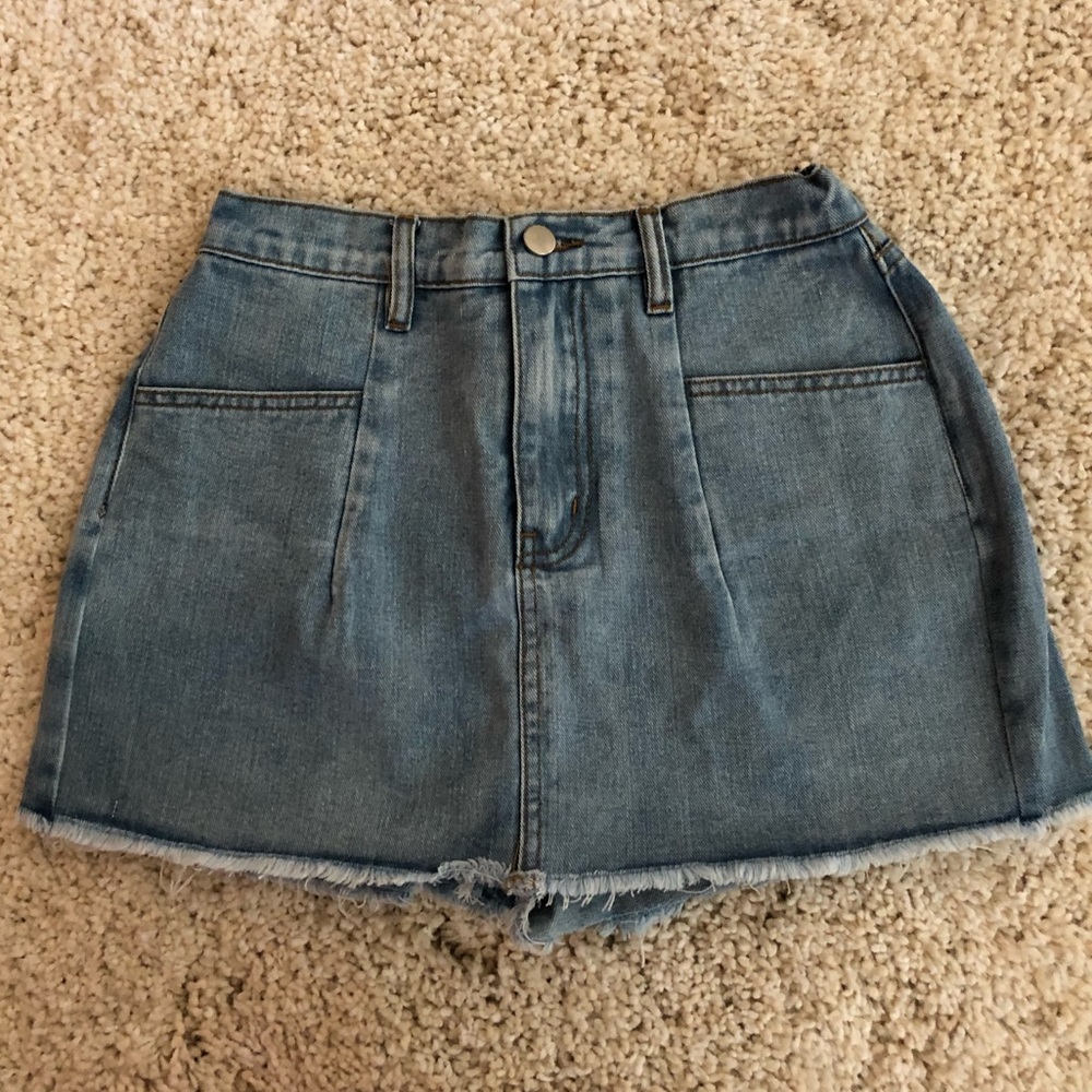 Dollskill Come My Way Skort size S/ Denim skort